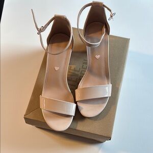 Steve Madden Kids Nude Ankle Strap Sandals JCarrson size 5